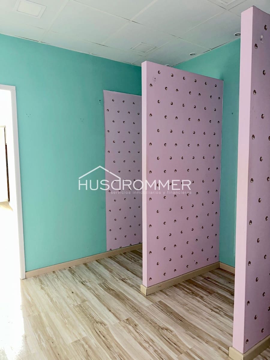 Commercial for rent in Vila-real - € 800 (Ref: 8419149)