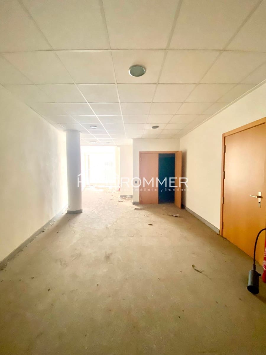 Commercial for sale in La Vall d'Uixo - € 1,250,000 (Ref: 8425901)