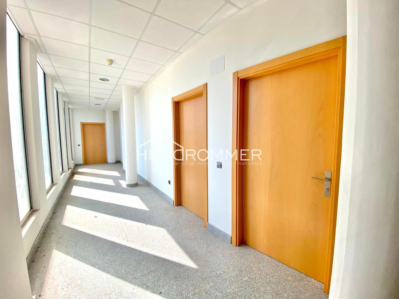 Commercial for sale in La Vall d'Uixo - € 1,250,000 (Ref: 8425901)