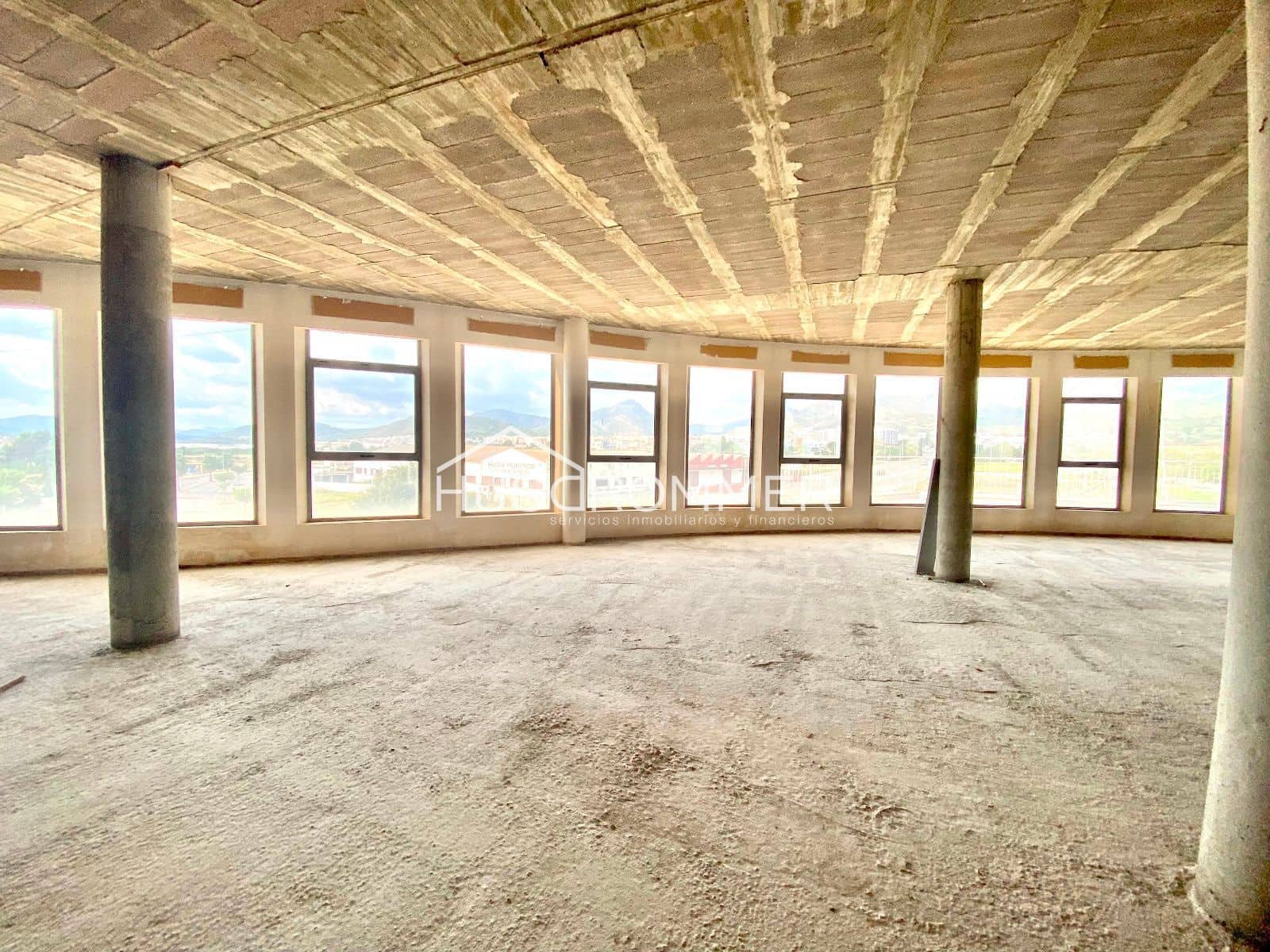 Commercial for sale in La Vall d'Uixo - € 1,250,000 (Ref: 8425901)