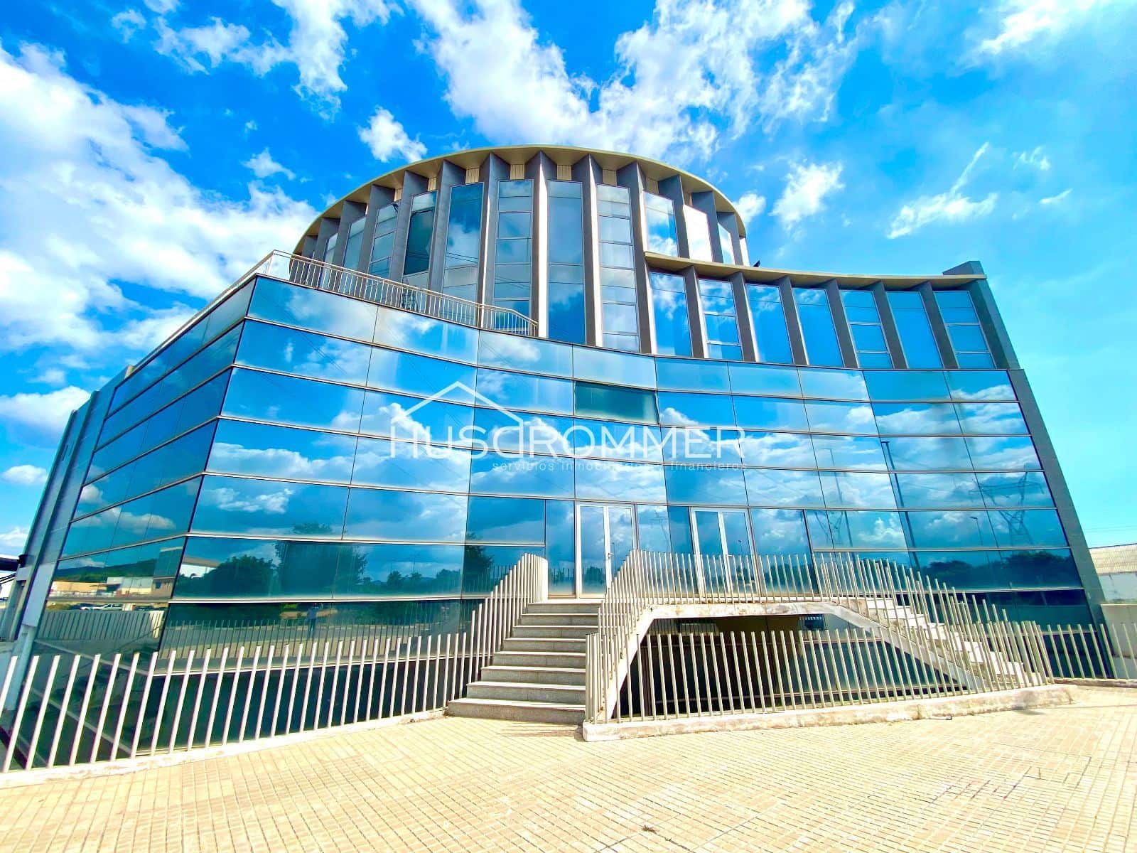 Commercial for sale in La Vall d'Uixo - € 1,250,000 (Ref: 8425901)