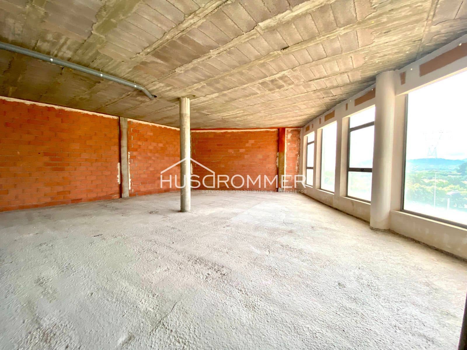 Commercial for sale in La Vall d'Uixo - € 1,250,000 (Ref: 8425901)