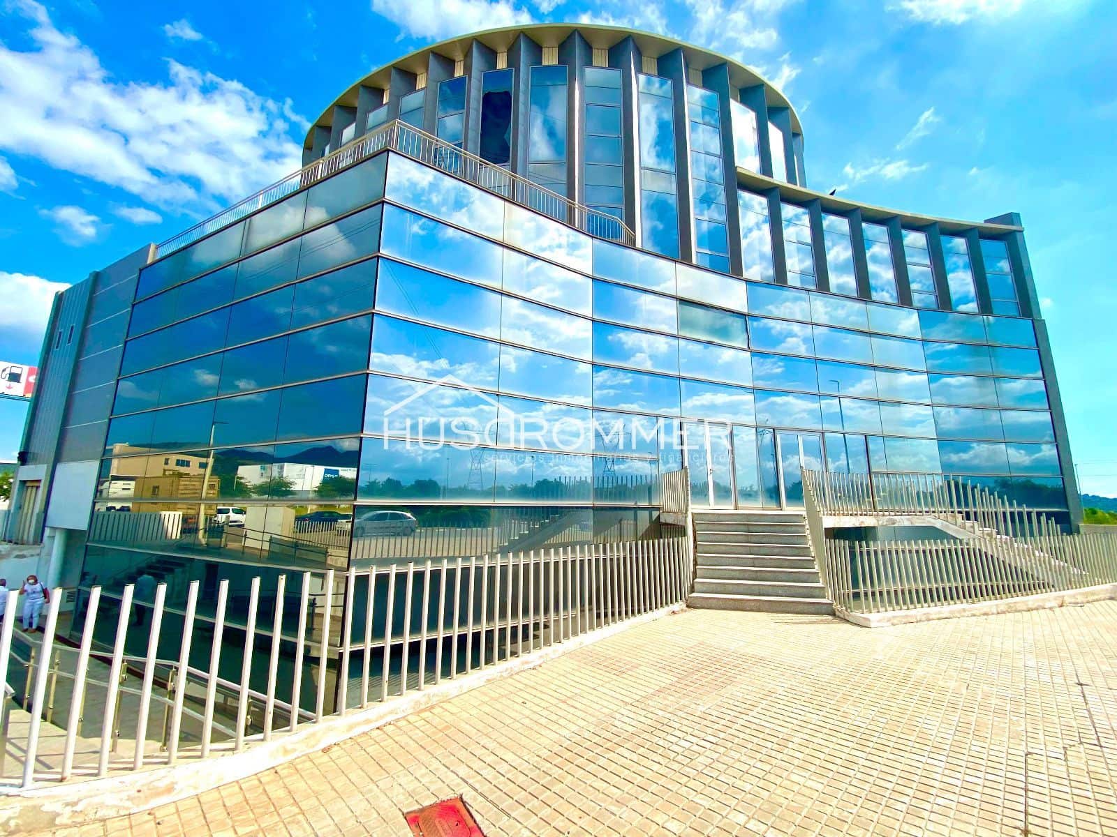 Commercial for sale in La Vall d'Uixo - € 1,250,000 (Ref: 8425901)