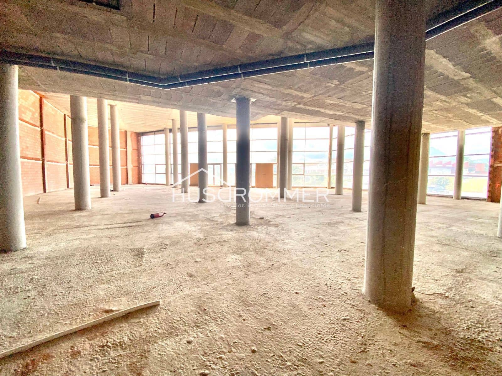 Commercial for sale in La Vall d'Uixo - € 1,250,000 (Ref: 8425901)