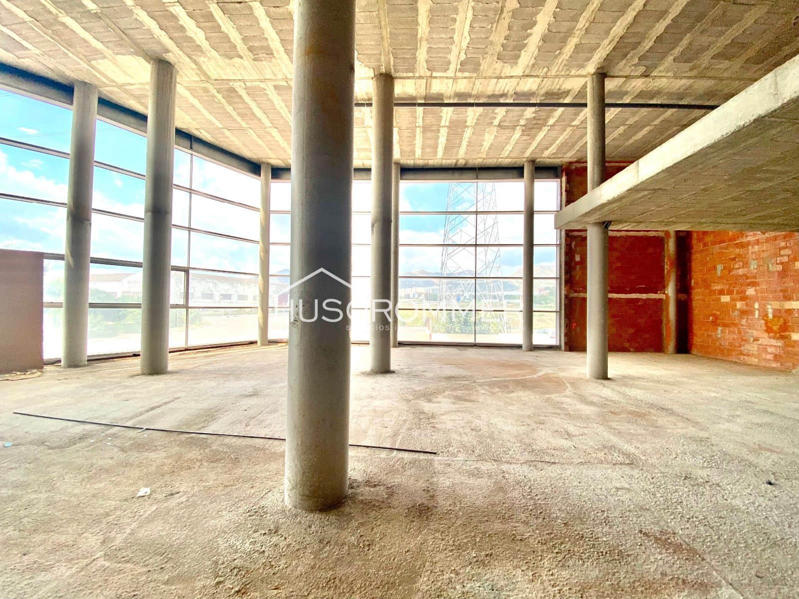 Commercial for sale in La Vall d'Uixo - € 1,250,000 (Ref: 8425901)