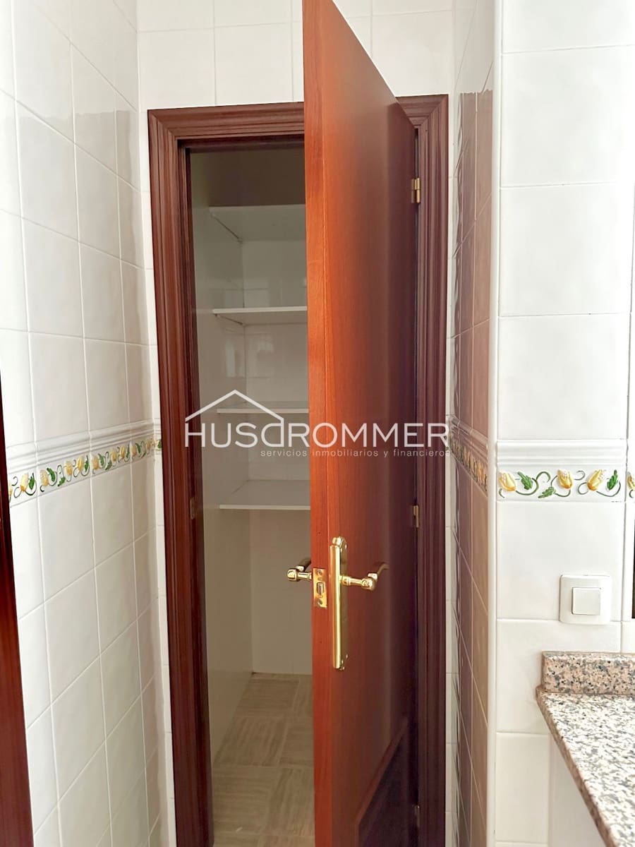 4 soveværelse Villa til salg i Vila-real med garage - € 245.000 (Ref: 8446267)