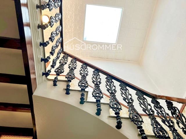 4 soveværelse Villa til salg i Vila-real med garage - € 400.000 (Ref: 8499679)