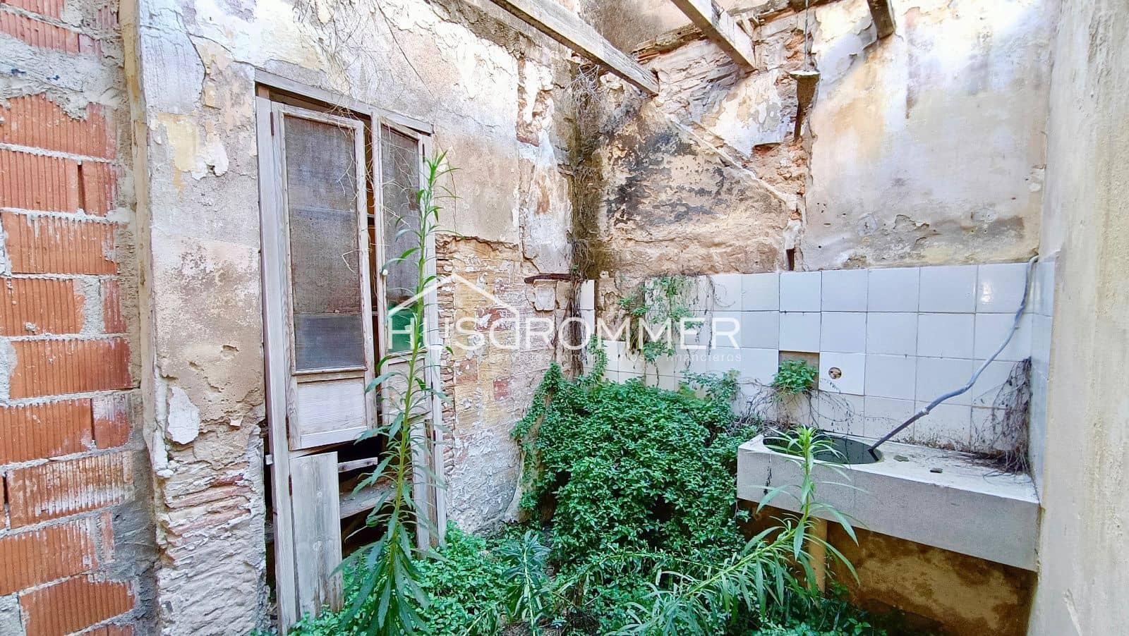 3 soveværelse Villa til salg i Vila-real med garage - € 72.000 (Ref: 8511242)