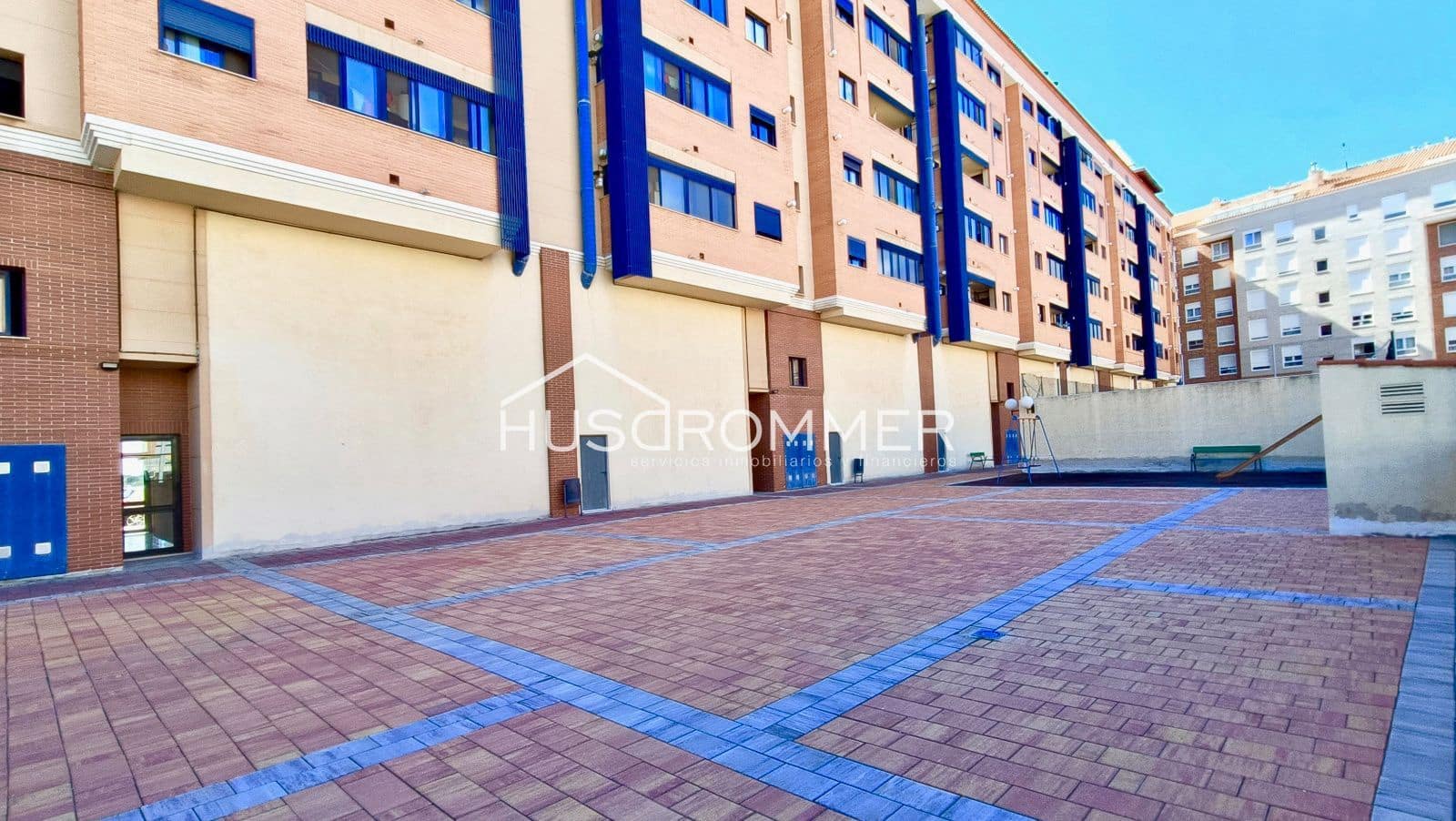 Erhverv til salg i Vila-real med garage - € 140.000 (Ref: 8513910)