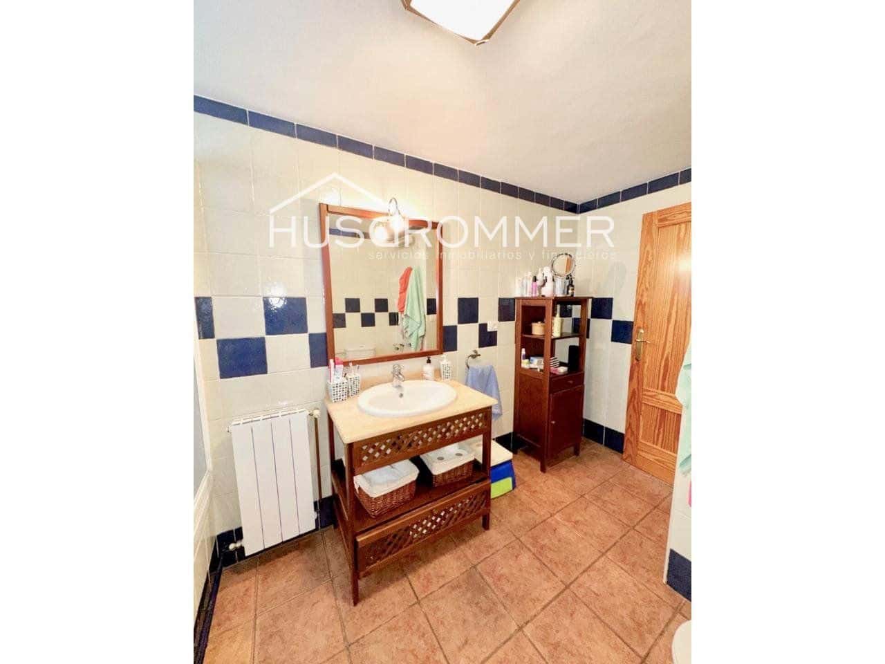 4 bedroom Villa for sale in Vila-real with pool garage - € 295,000 (Ref: 8669563)