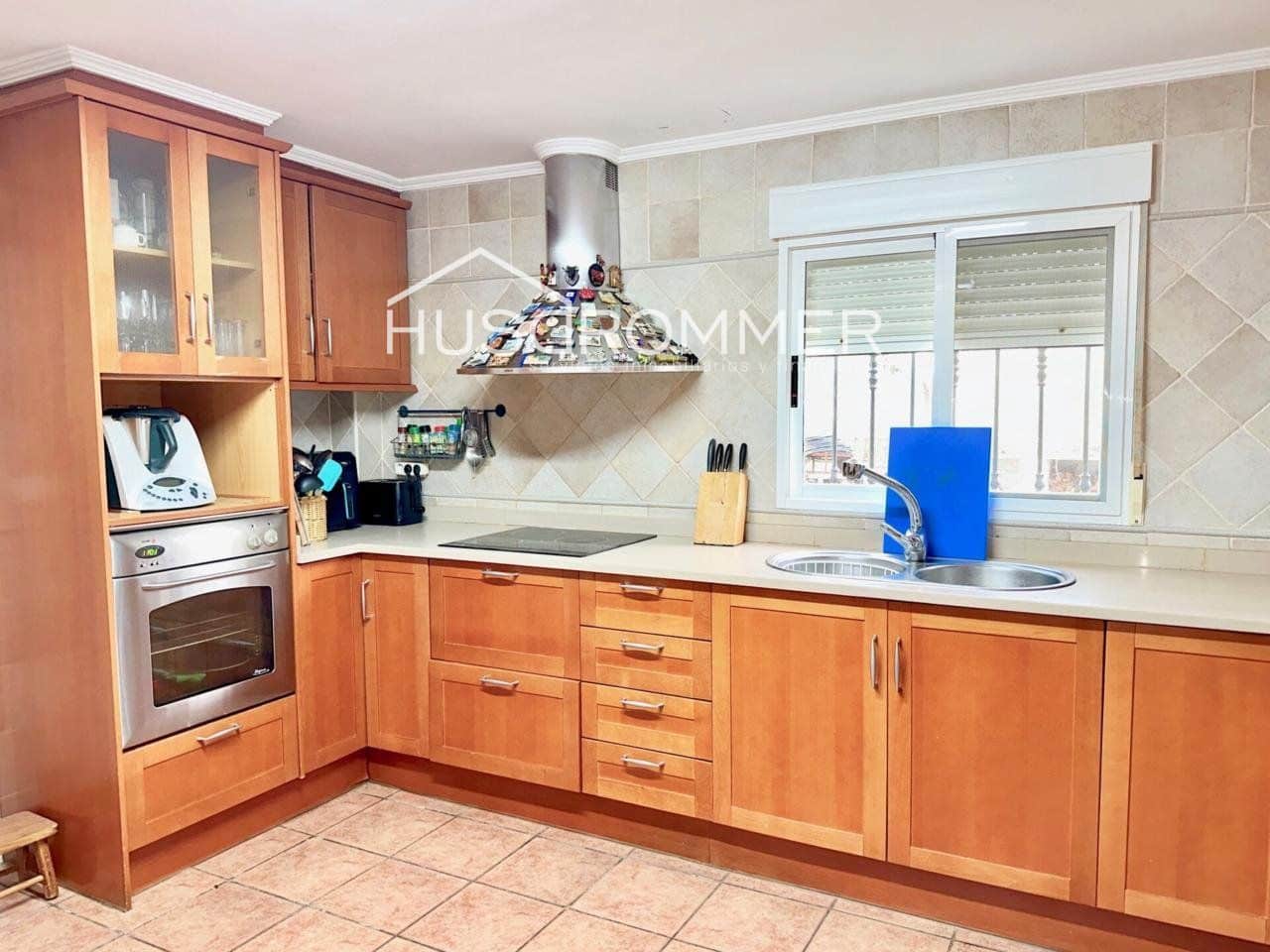 4 bedroom Villa for sale in Vila-real with pool garage - € 295,000 (Ref: 8669563)