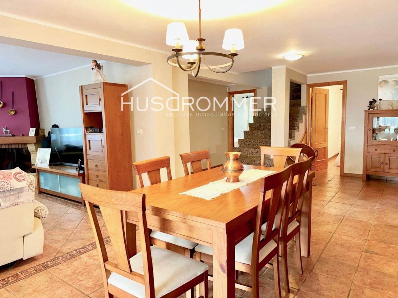 4 bedroom Villa for sale in Vila-real with pool garage - € 295,000 (Ref: 8669563)