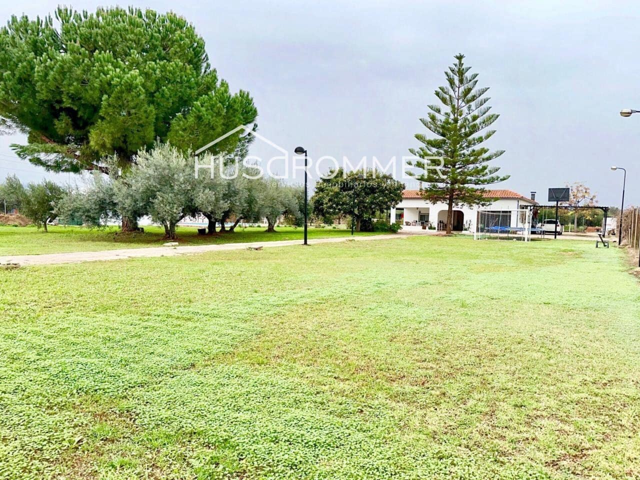 4 bedroom Villa for sale in Vila-real with pool garage - € 295,000 (Ref: 8669563)