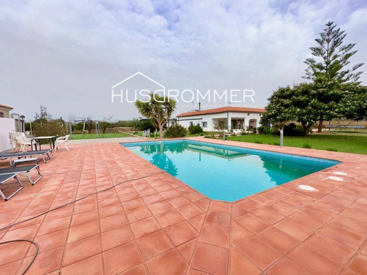 4 bedroom Villa for sale in Vila-real with pool garage - € 295,000 (Ref: 8669563)