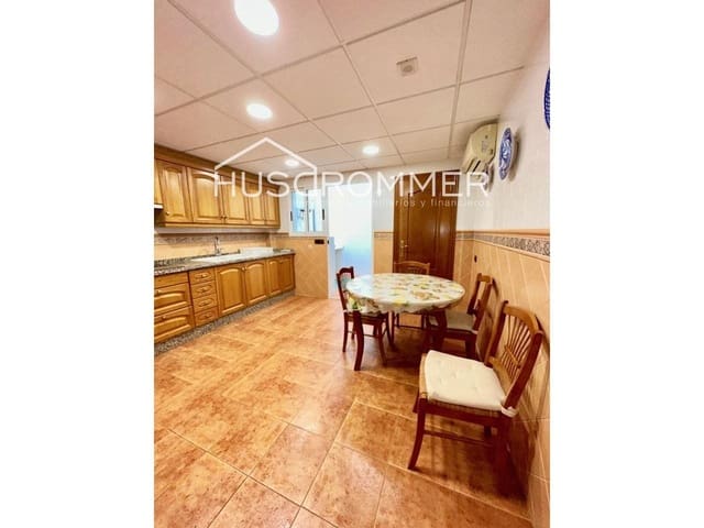 4 soveværelse Villa til salg i Vila-real med garage - € 240.000 (Ref: 8716017)