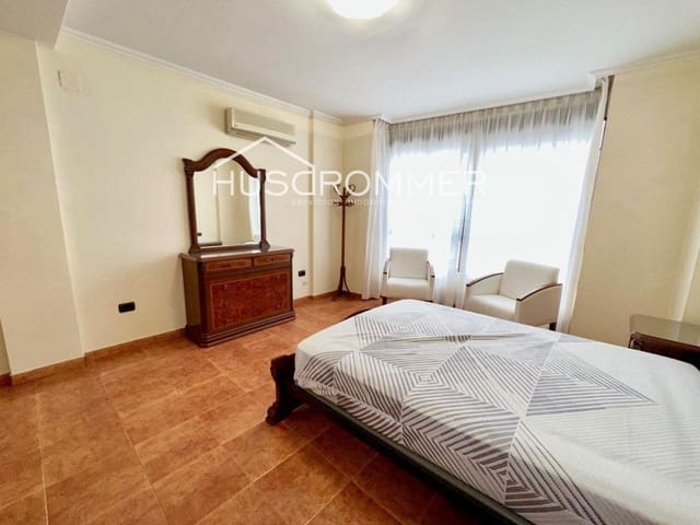 4 soveværelse Villa til salg i Vila-real med garage - € 240.000 (Ref: 8716017)