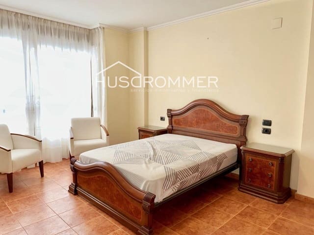 4 soveværelse Villa til salg i Vila-real med garage - € 240.000 (Ref: 8716017)