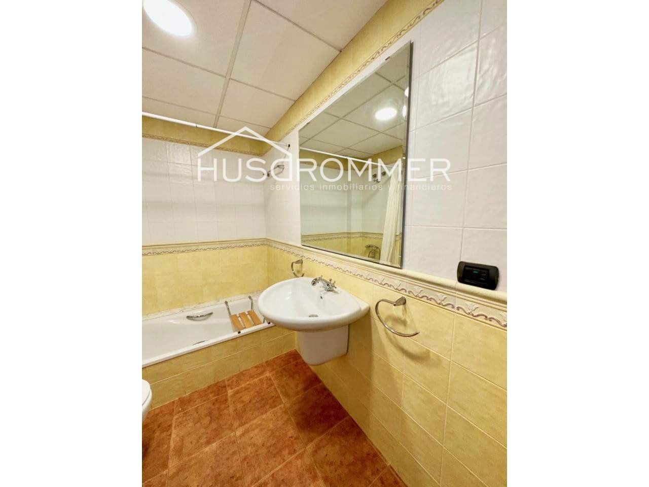 4 soveværelse Villa til salg i Vila-real med garage - € 240.000 (Ref: 8716017)