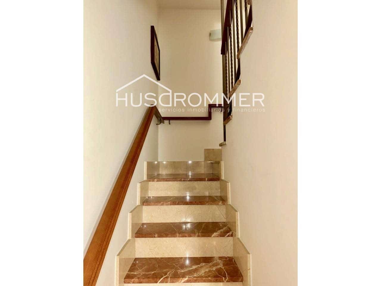 4 soveværelse Villa til salg i Vila-real med garage - € 240.000 (Ref: 8716017)