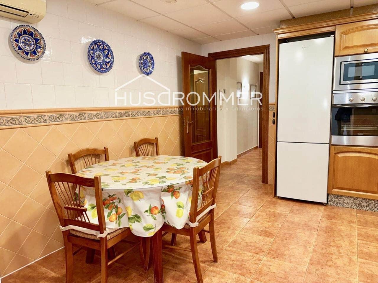 4 soveværelse Villa til salg i Vila-real med garage - € 240.000 (Ref: 8716017)