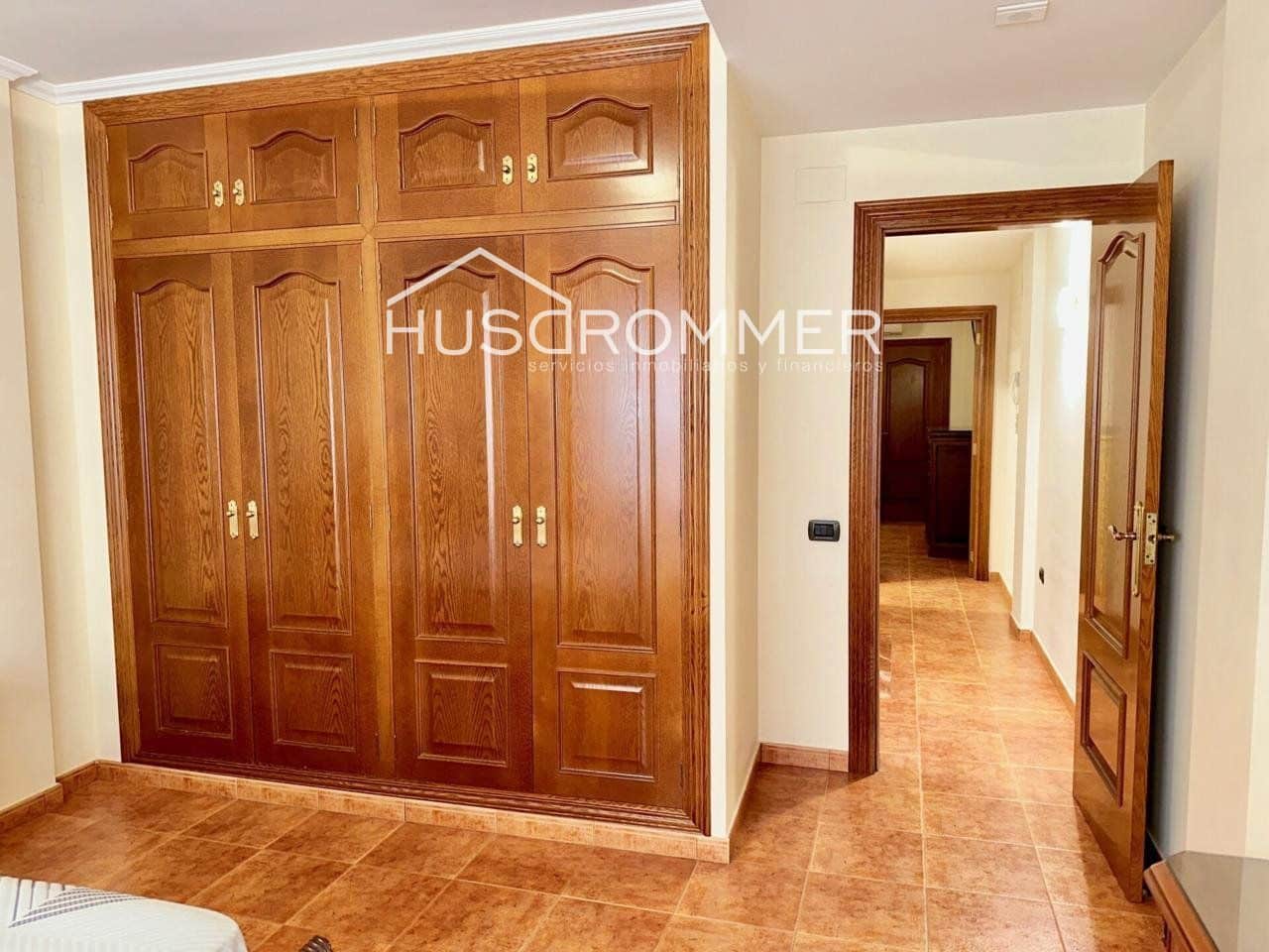 4 soveværelse Villa til salg i Vila-real med garage - € 240.000 (Ref: 8716017)