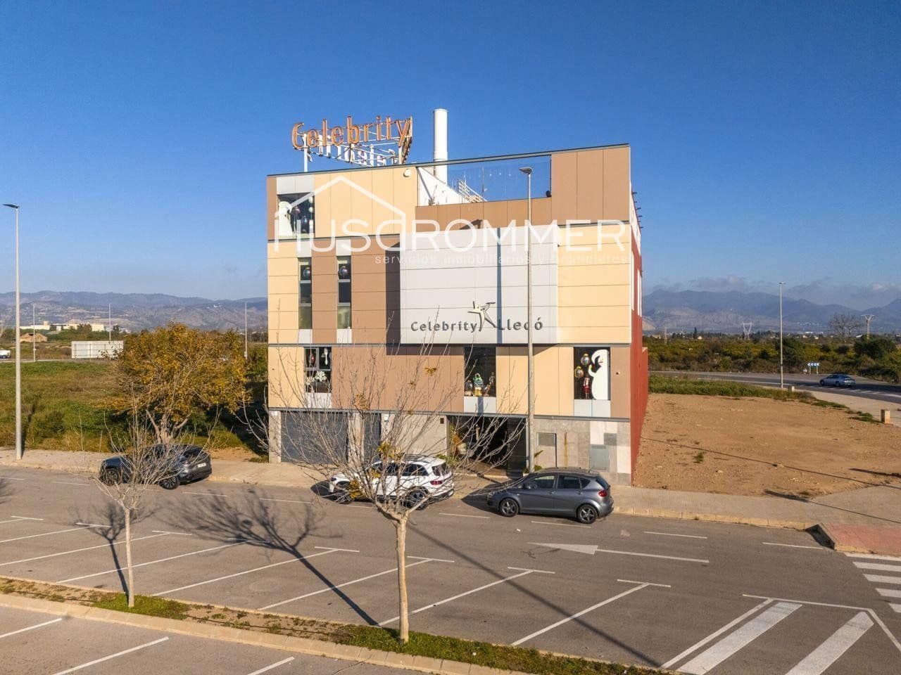 Comercial para venda em Castello de la Plana com garagem - 1 800 000 € (Ref: 8721684)