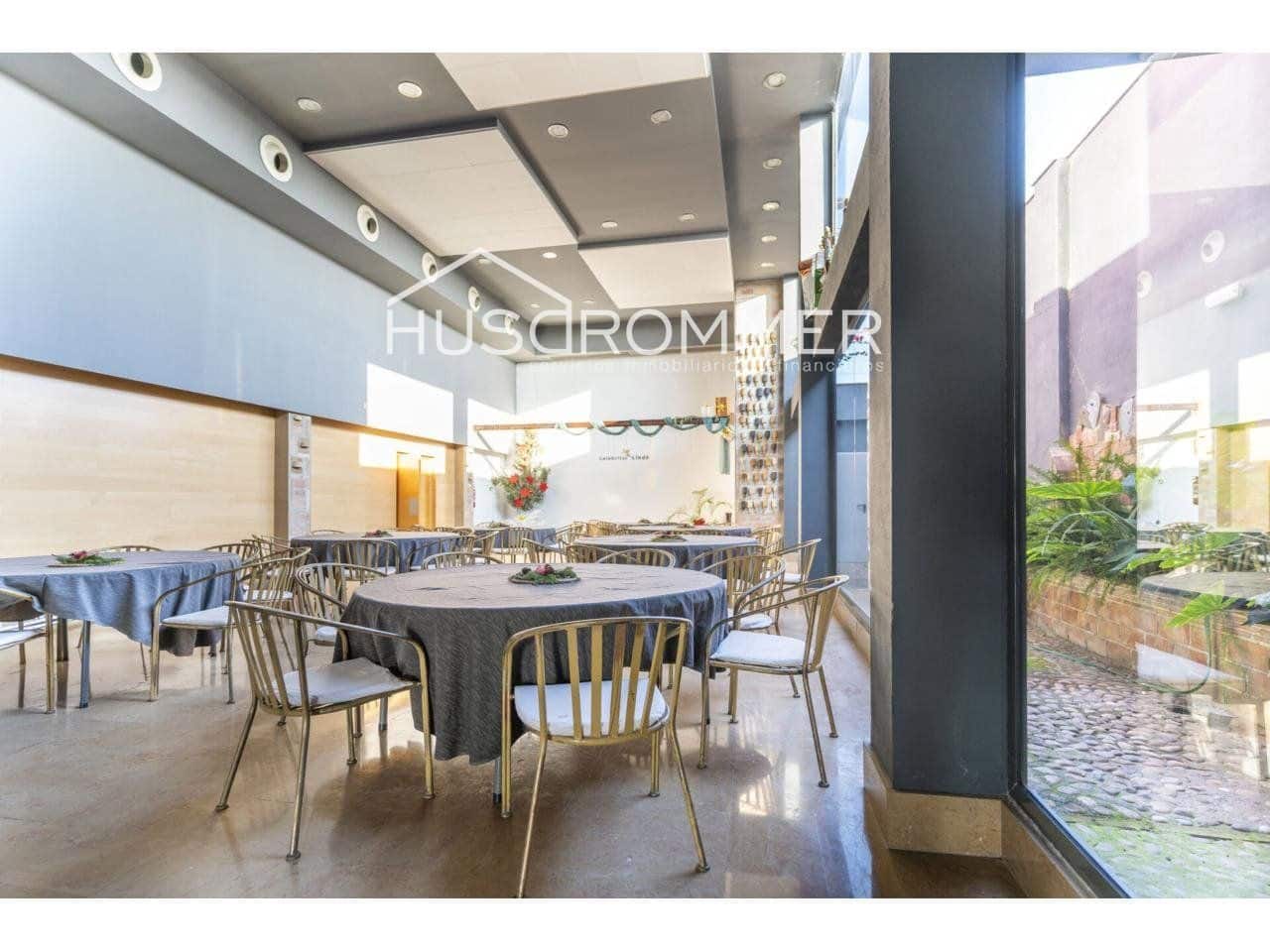 Comercial para venda em Castello de la Plana com garagem - 1 800 000 € (Ref: 8721684)