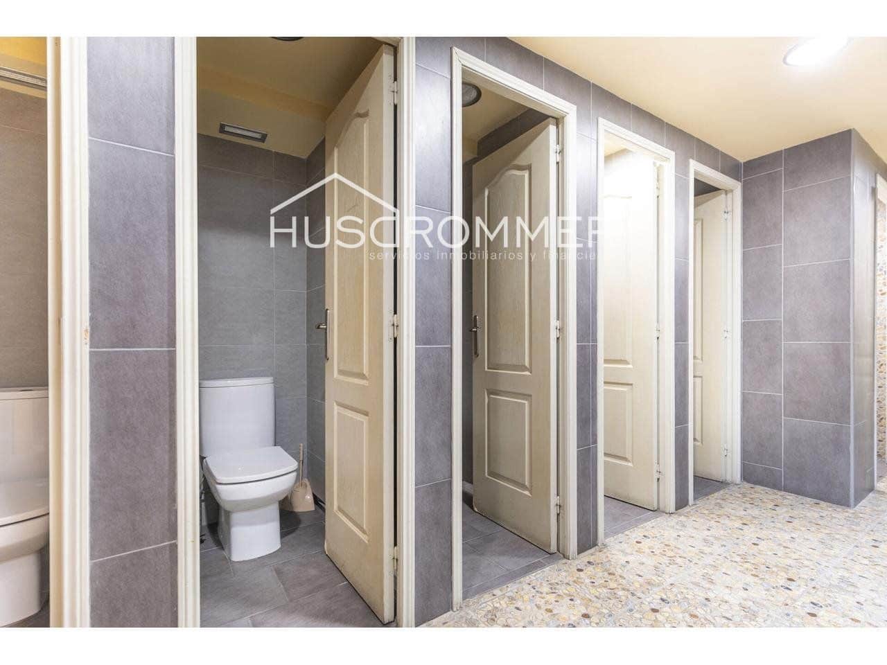 Comercial para venda em Castello de la Plana com garagem - 1 800 000 € (Ref: 8721684)