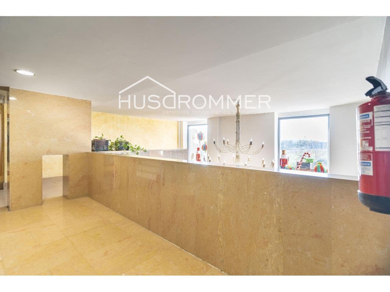 Comercial para venda em Castello de la Plana com garagem - 1 800 000 € (Ref: 8721684)