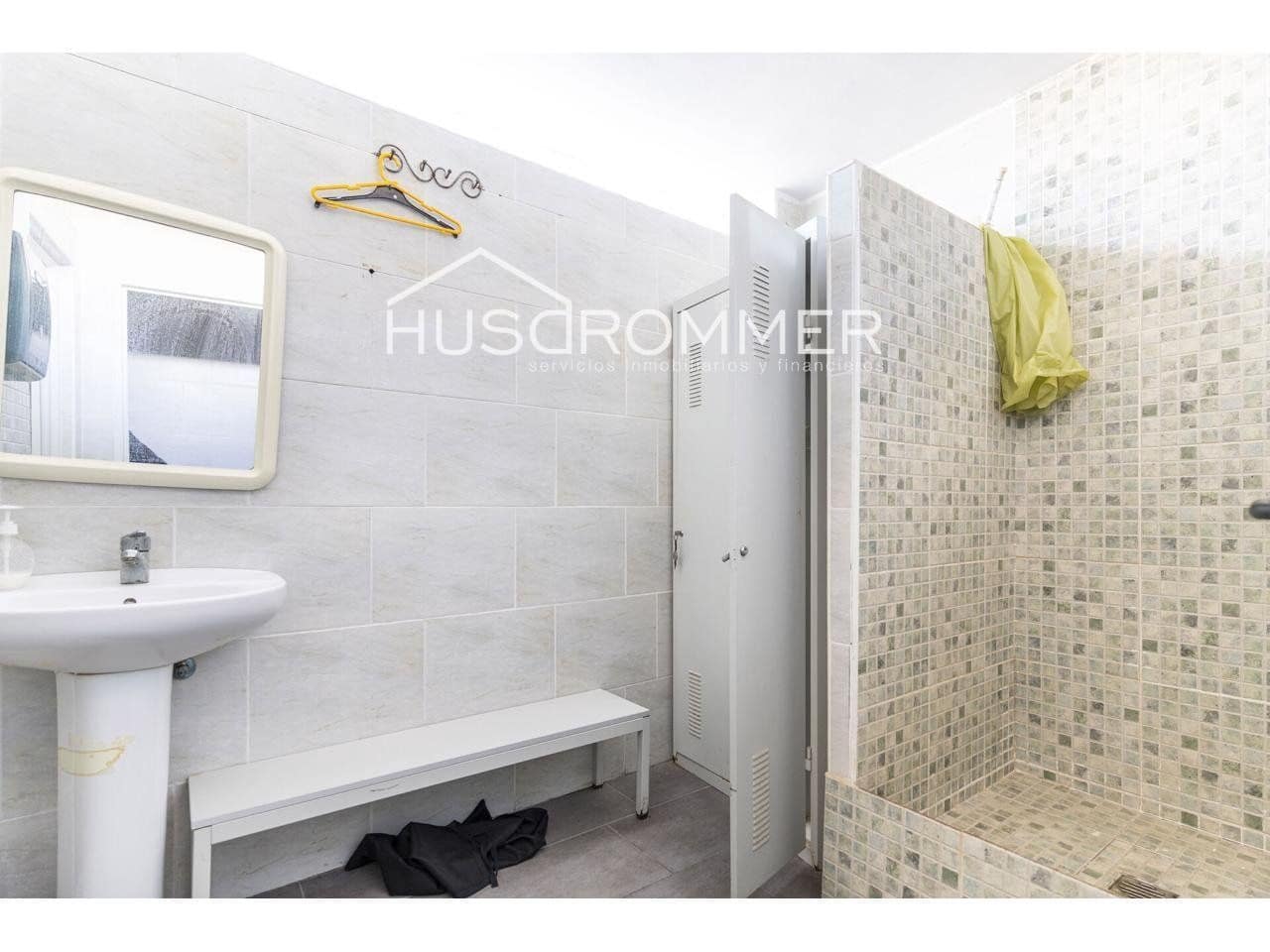 Comercial para venda em Castello de la Plana com garagem - 1 800 000 € (Ref: 8721684)