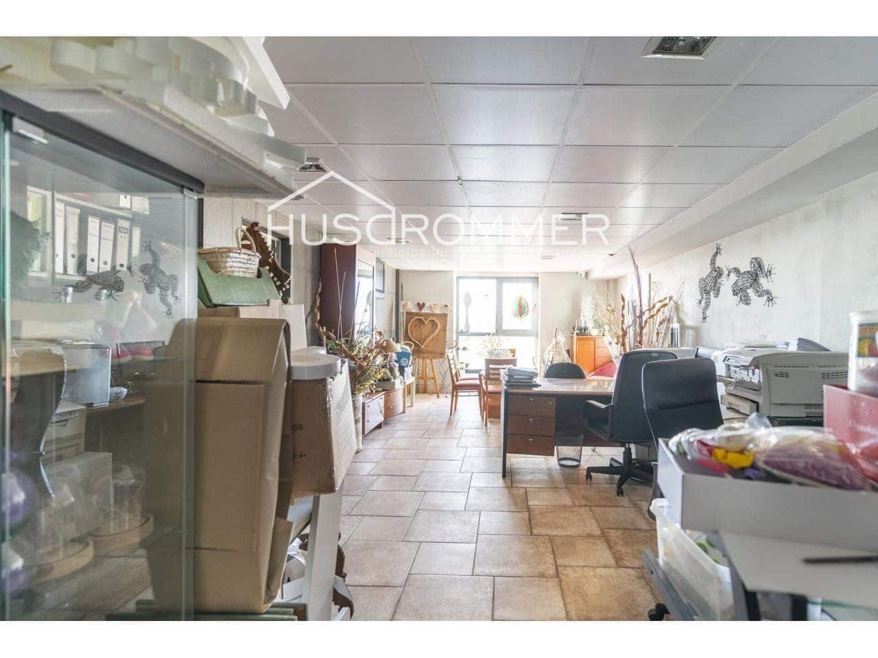 Comercial para venda em Castello de la Plana com garagem - 1 800 000 € (Ref: 8721684)