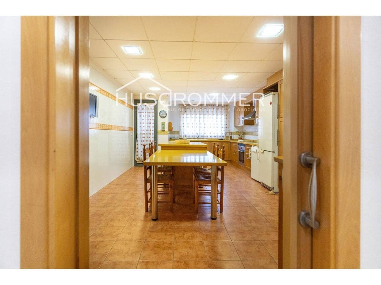 5 slaapkamer Flat te koop in Vila-real met garage - € 320.000 (Ref: 8764633)