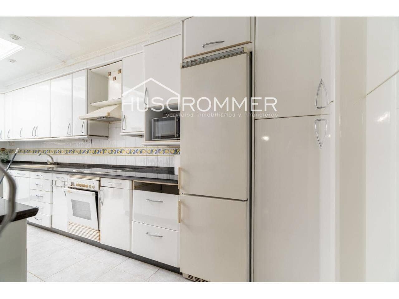 11 soveværelse Villa til salg i Vila-real med garage - € 564.000 (Ref: 8815308)