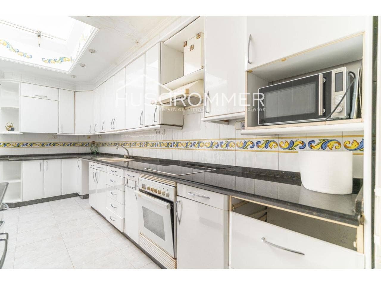 11 soveværelse Villa til salg i Vila-real med garage - € 564.000 (Ref: 8815308)