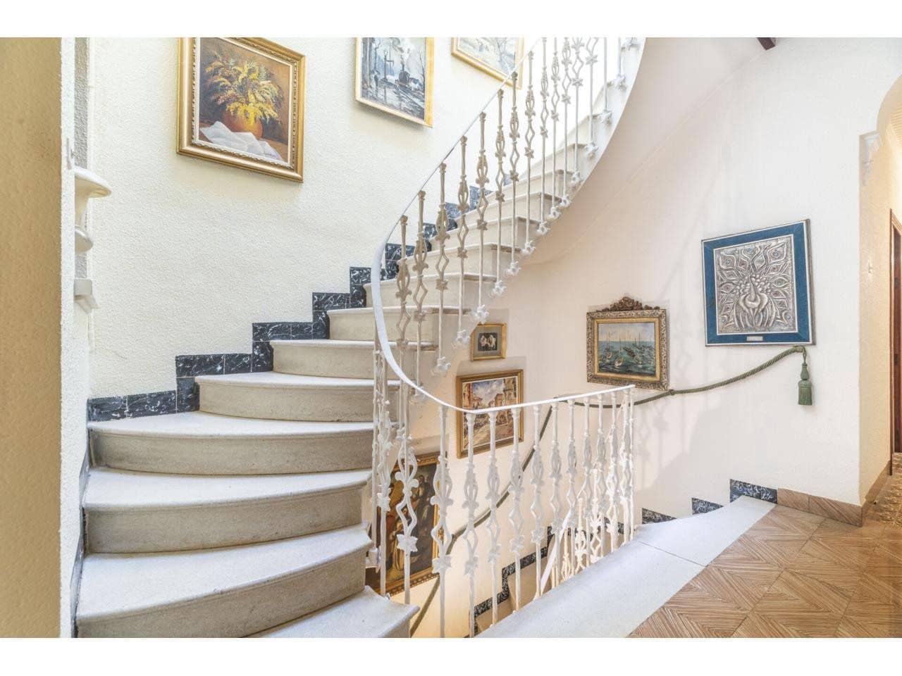 11 soveværelse Villa til salg i Vila-real med garage - € 564.000 (Ref: 8815308)