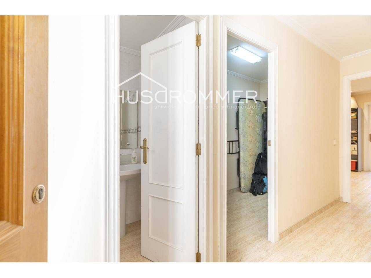 4 slaapkamer Villa te koop in Vila-real met garage - € 265.000 (Ref: 8815309)