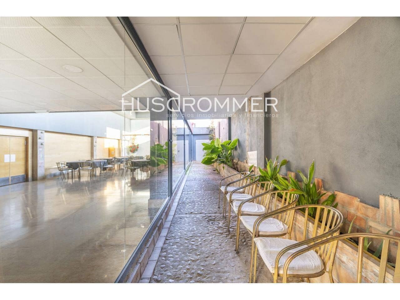 Restaurant/Bar til salg i Castello de la Plana - € 1.800.000 (Ref: 8873327)