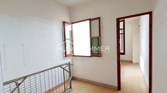 8 bedroom Villa for sale in Vila-real - € 200,000 (Ref: 8890963)