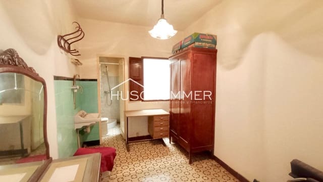 8 bedroom Villa for sale in Vila-real - € 200,000 (Ref: 8890963)