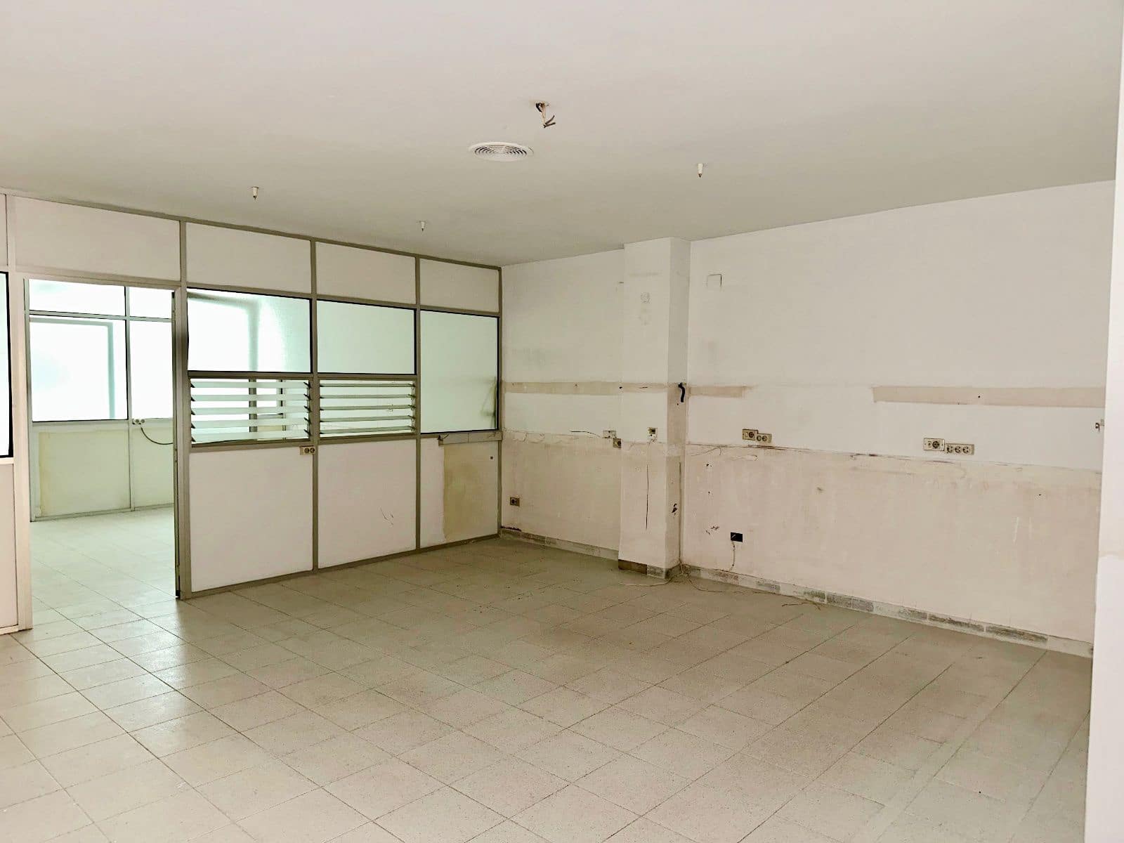 Ufficio in vendita in Castello de la Plana - 70.000 € (Rif: 8890965)