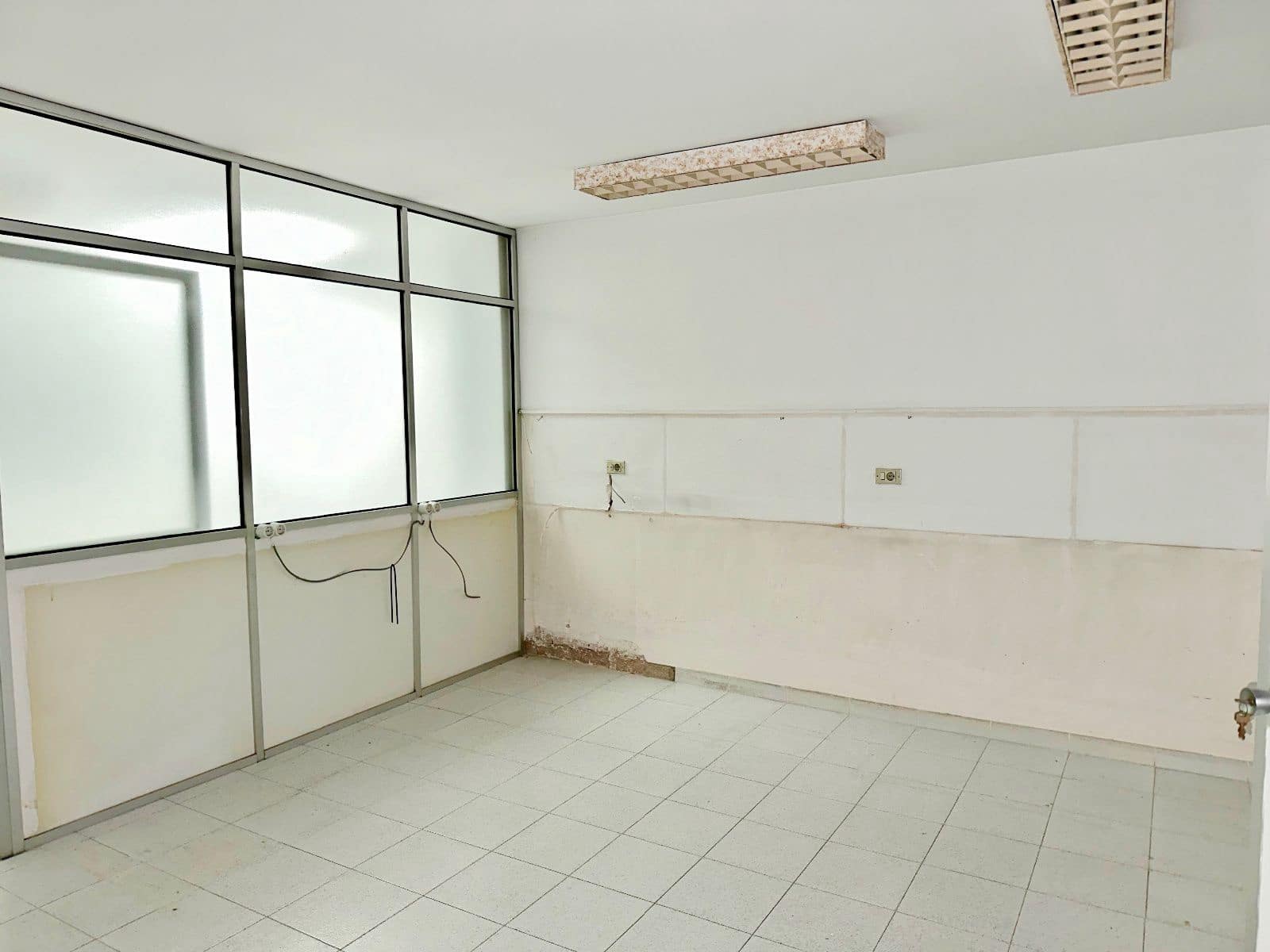 Ufficio in vendita in Castello de la Plana - 70.000 € (Rif: 8890965)