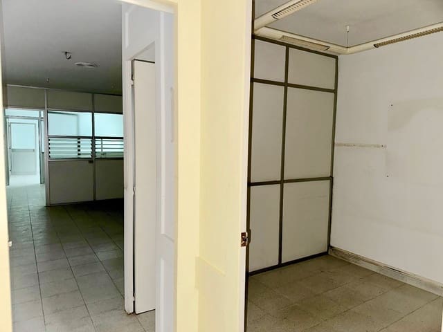 Office for sale in Centro, Castelló de la Plana - € 70,000 (Ref: 8890965)
