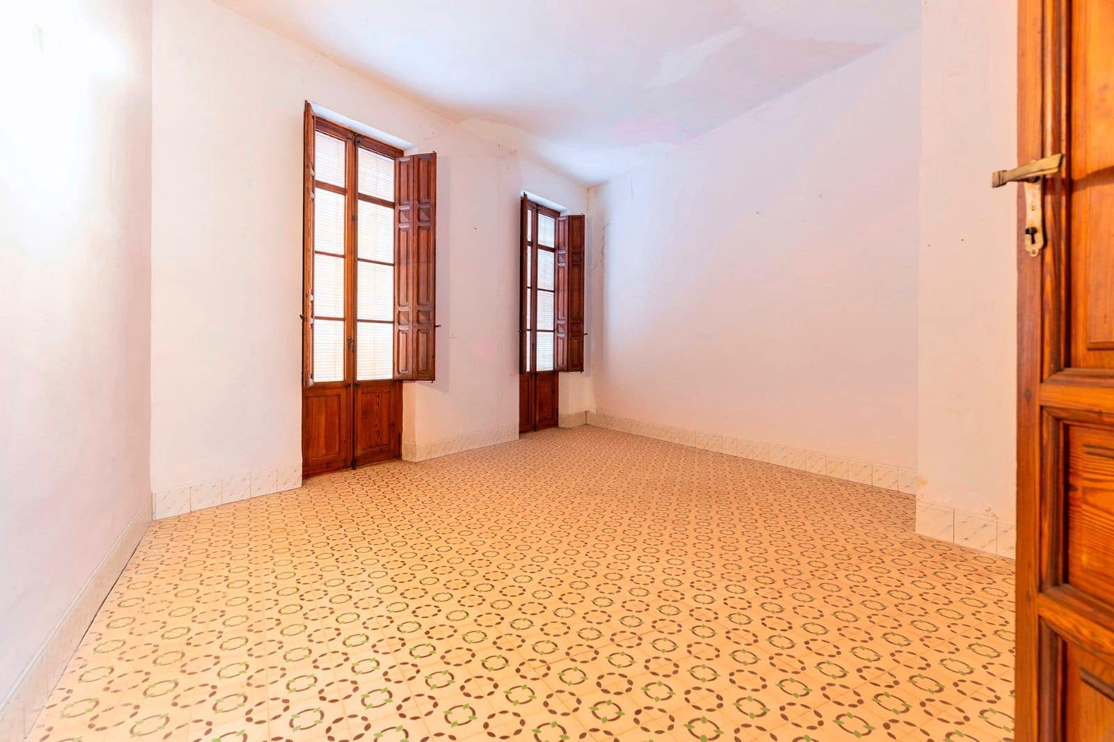 8 soveværelse Villa til salg i Burriana / Borriana - € 210.000 (Ref: 8890967)