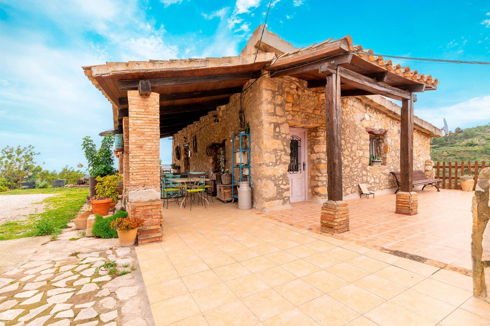 7 sypialnia Restauracja lub bar na sprzedaż w Costur z basenem - 265 000 € (Ref: 8890969)