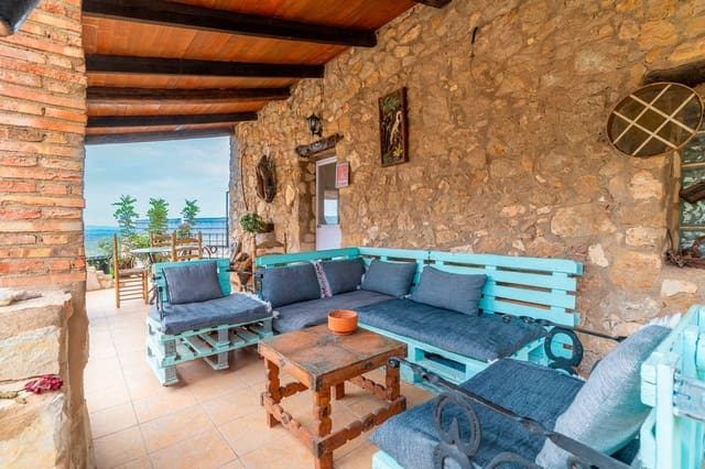 Bar/Restaurante de 7 habitaciones en Costur en venta con piscina - 265.000 € (Ref: 8890969)