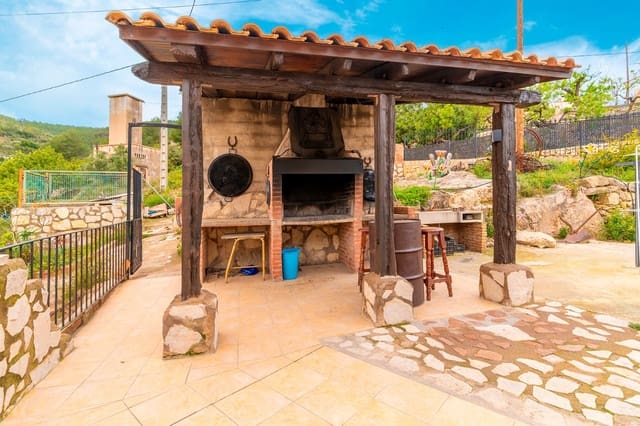 Bar/Restaurante de 7 habitaciones en Costur en venta con piscina - 265.000 € (Ref: 8890969)