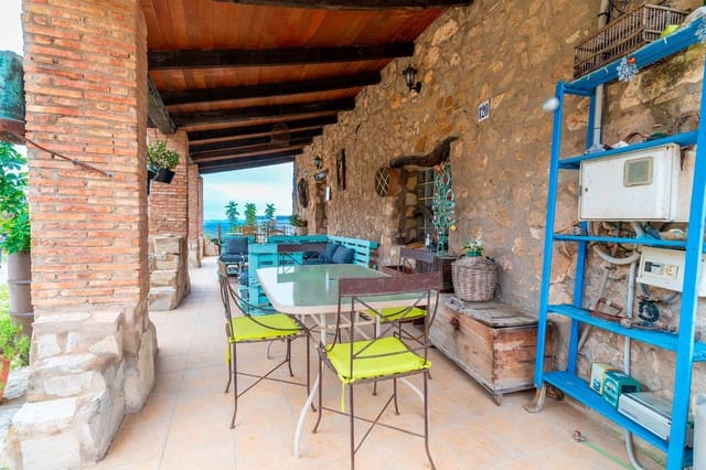 Bar/Restaurante de 7 habitaciones en Costur en venta con piscina - 265.000 € (Ref: 8890969)