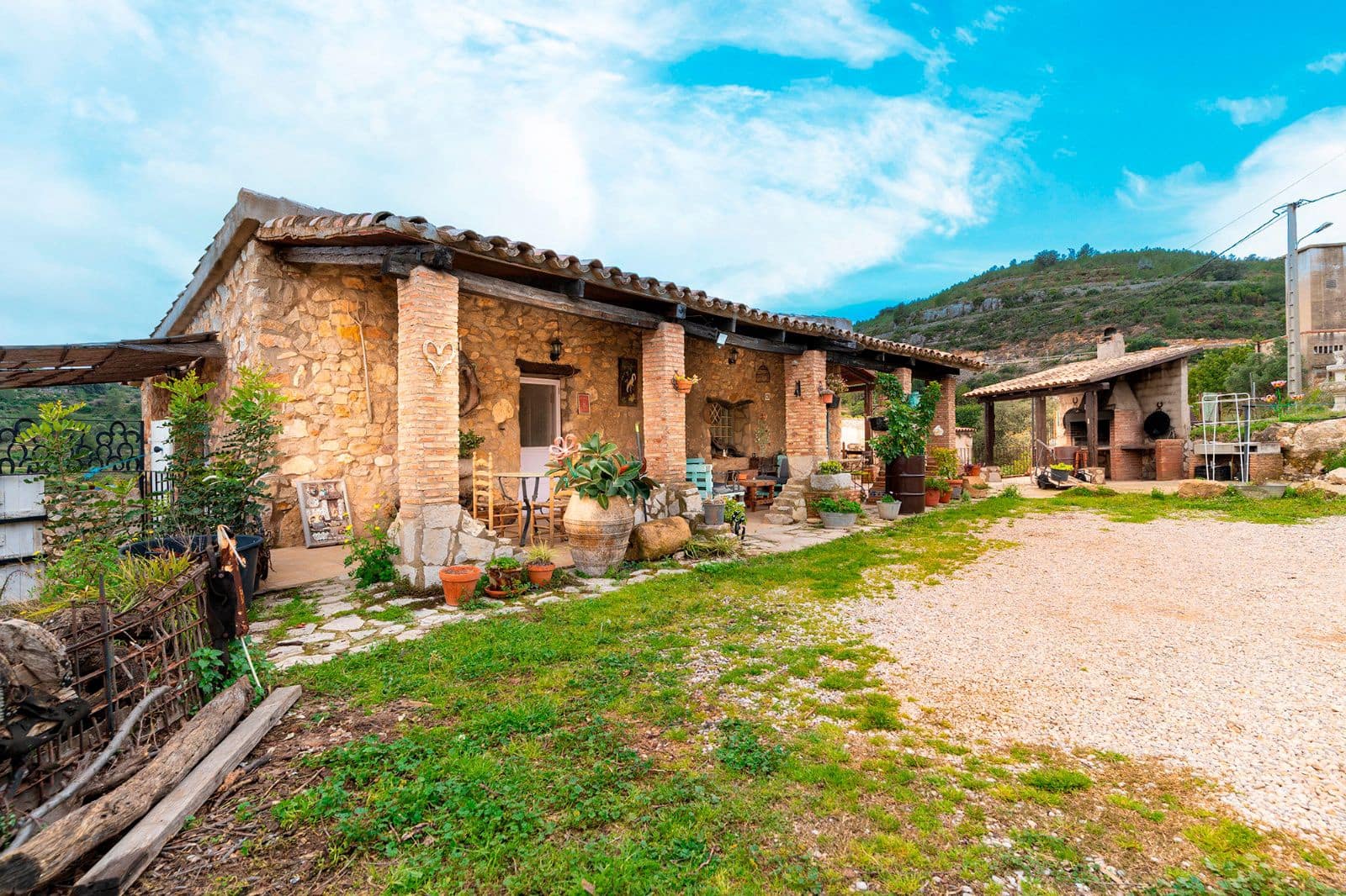 7 sypialnia Restauracja lub bar na sprzedaż w Costur z basenem - 265 000 € (Ref: 8890969)