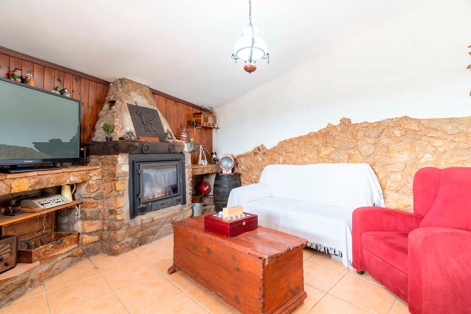 7 sypialnia Restauracja lub bar na sprzedaż w Costur z basenem - 265 000 € (Ref: 8890969)