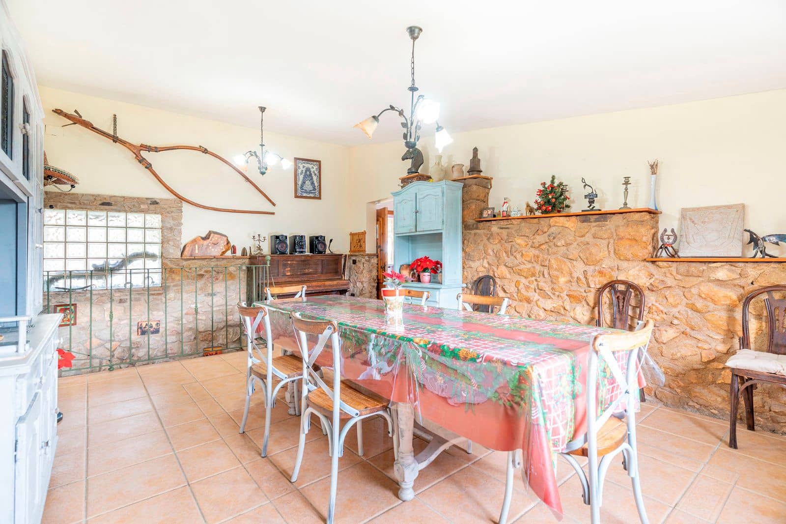 7 sypialnia Restauracja lub bar na sprzedaż w Costur z basenem - 265 000 € (Ref: 8890969)